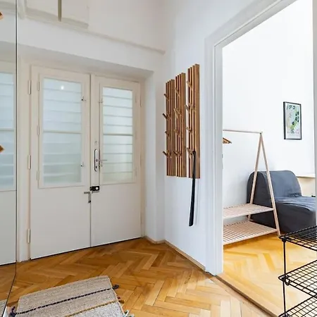 Historic Charm In Apartmán Bratislava