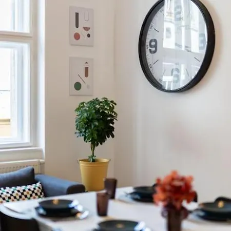 Apartment Historic Charm In