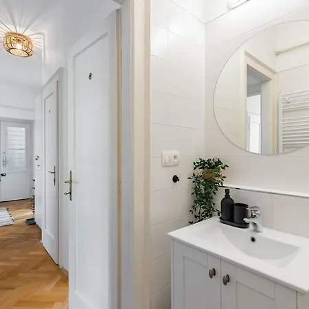 Apartment Historic Charm In Pressburg