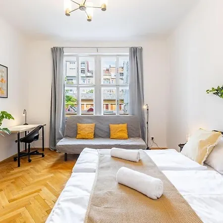 Historic Charm In Apartament *