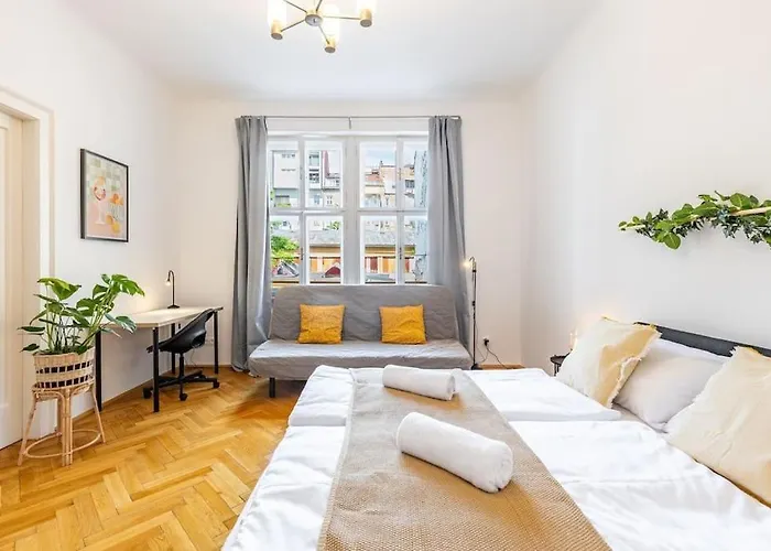 Historic Charm In Apartmán *