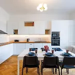 Historic Charm In Apartamento *