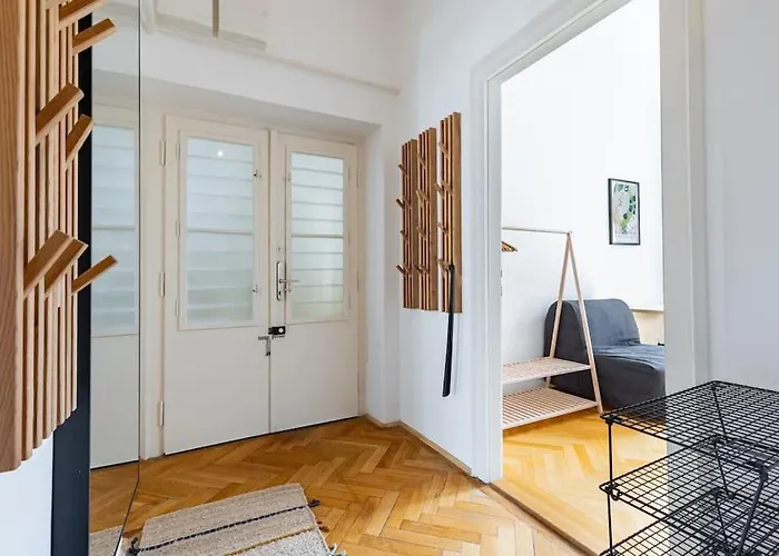 Historic Charm In Apartamento Bratislava