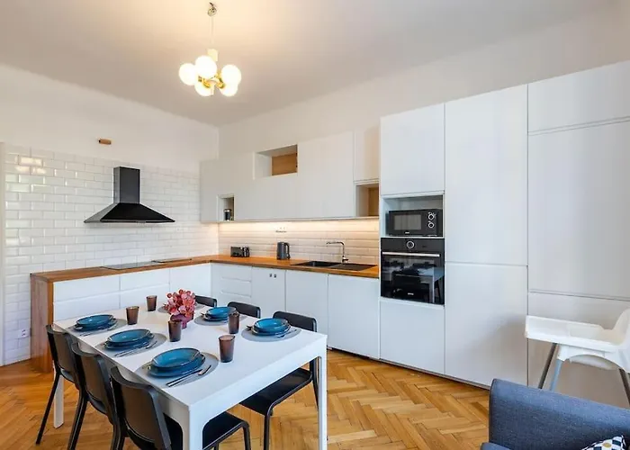Historic Charm In Apartamento Bratislava