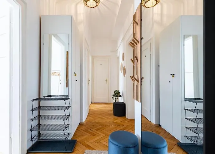 Historic Charm In Apartamento Bratislava